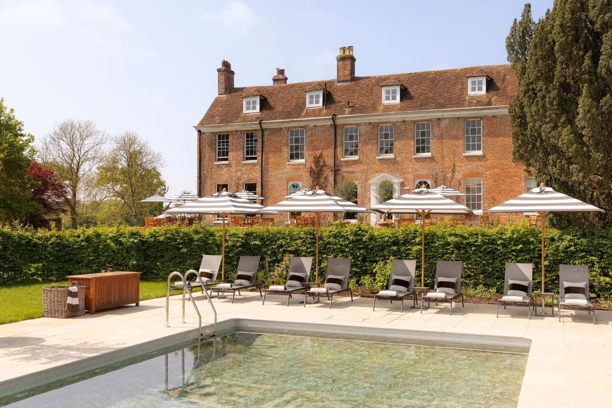 New Park Manor Hotel - A Luxury Family Hotel บร็อคเคนเฮิร์สต์ ภายนอก รูปภาพ